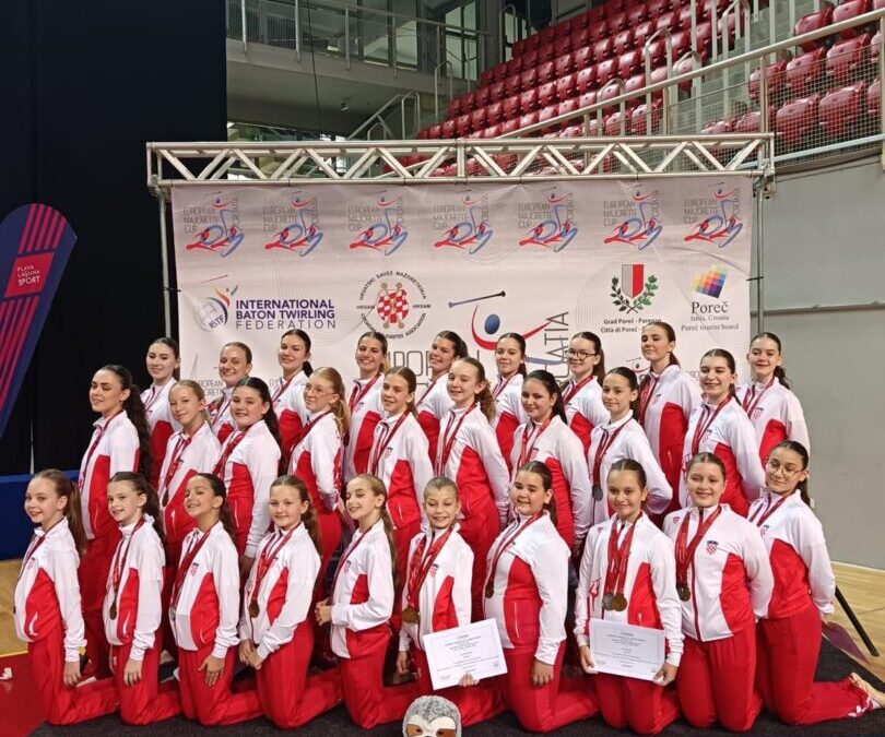 One su mažoretkinje Nove Gradiške, ali i učenice OŠ Ljudevita Gaja Nova Gradiška