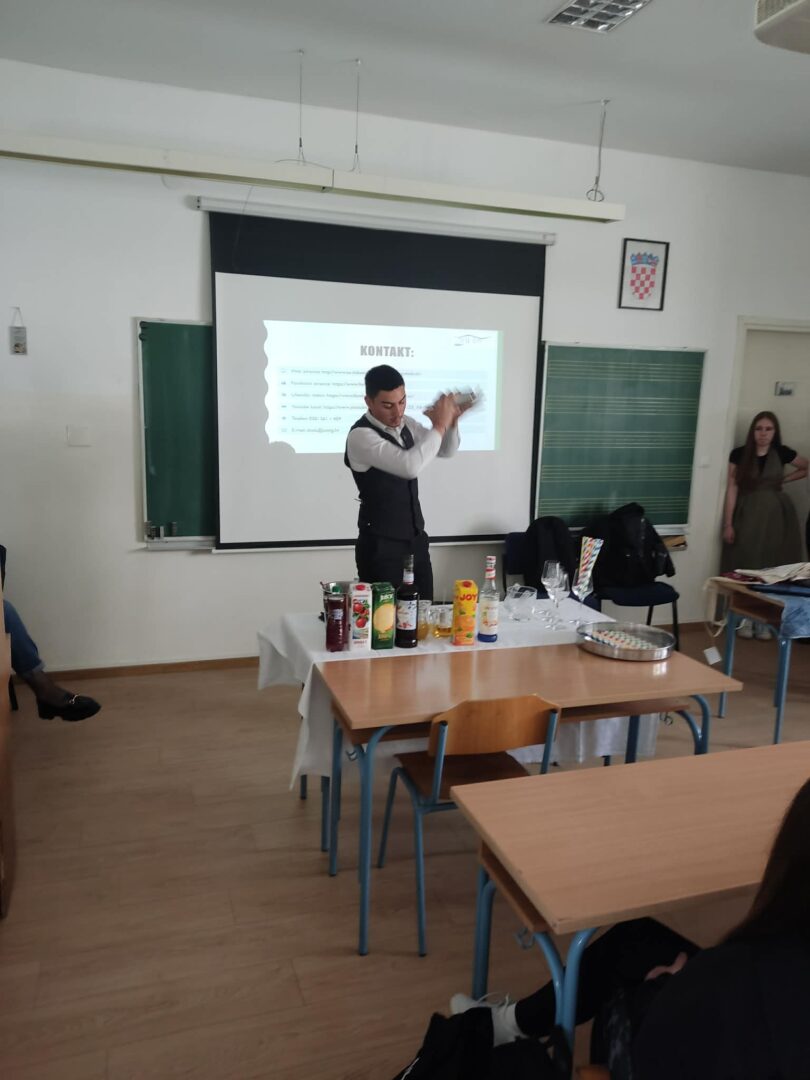 84883976-194f-45fa-adb3-9691ba92abf3